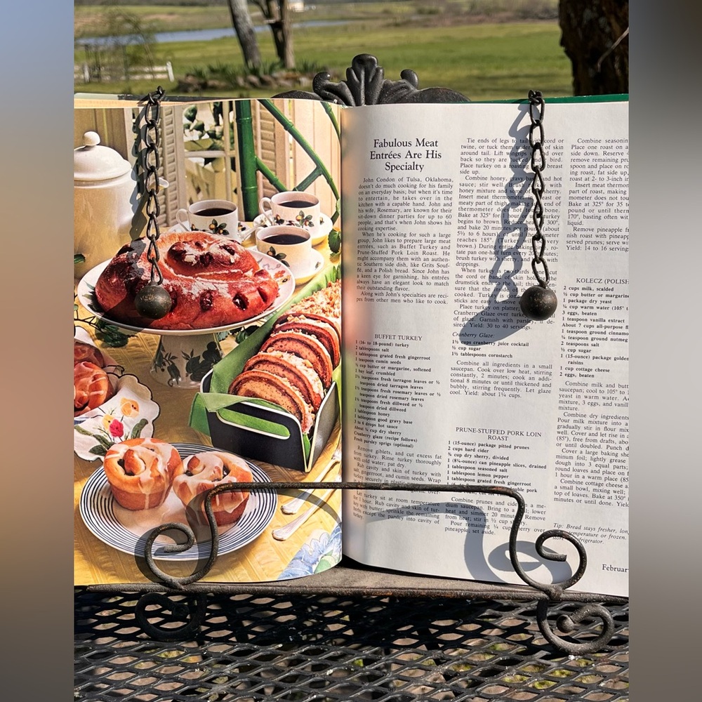 Vintage Metal Book Stand - Picture 11 of 11